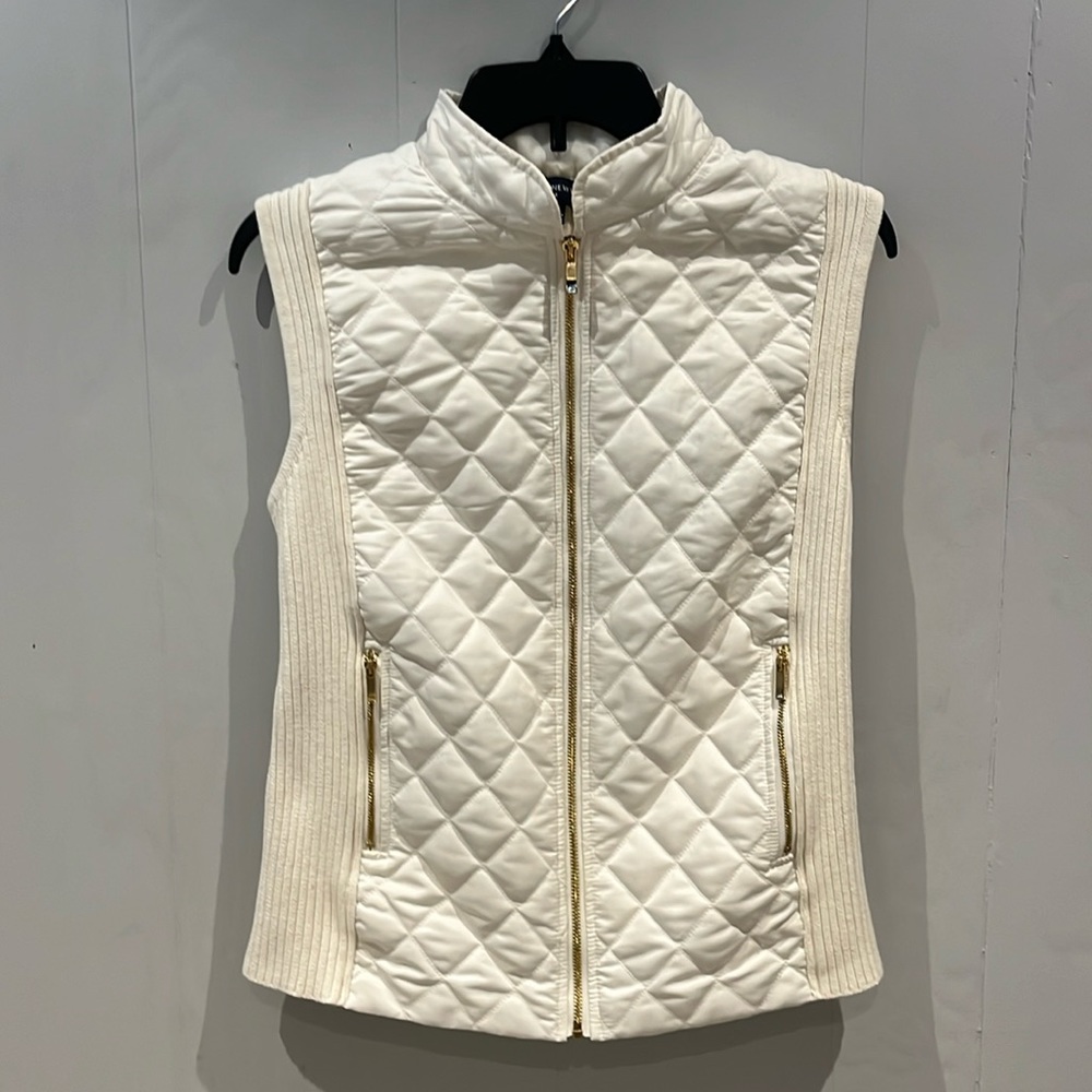Jones New York Vest. White quilted front with gold front zipper and pockets.